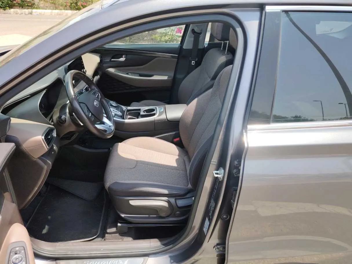 Car image 13