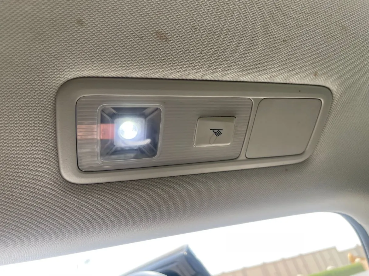 Car image 21