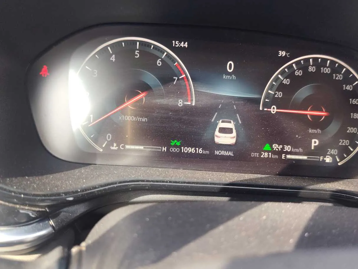 Car image 25