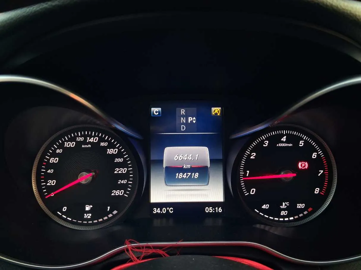 Car image 20