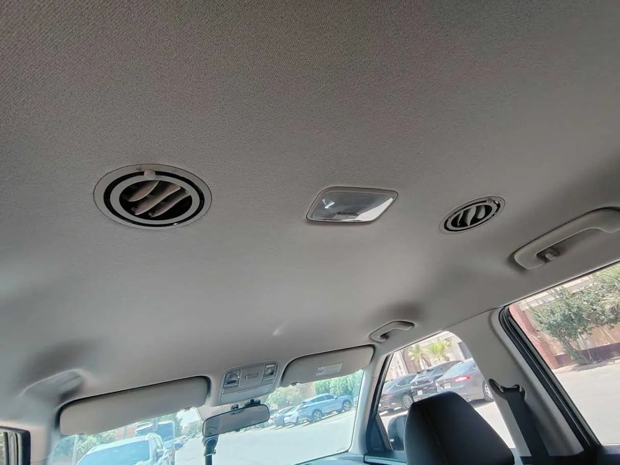 Car image 27