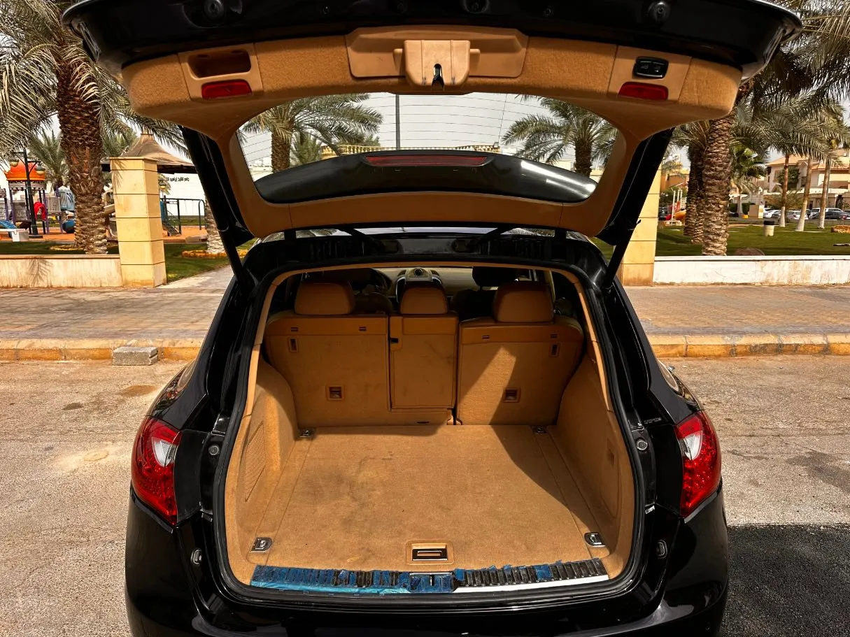 Car image 22