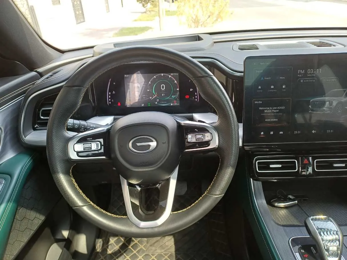 Car image 14