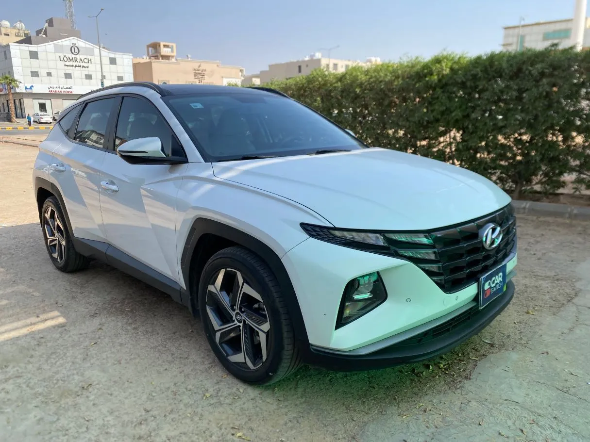 Car image 3