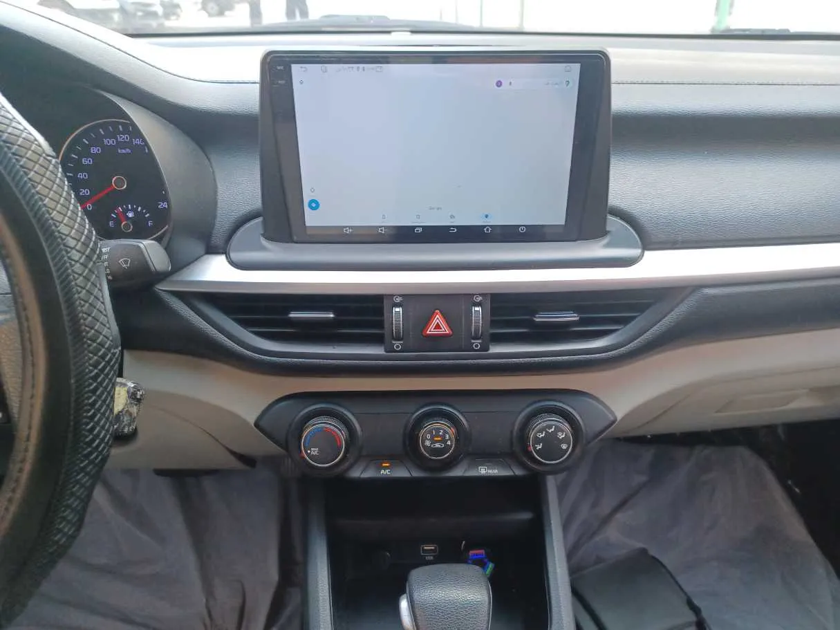Car image 15