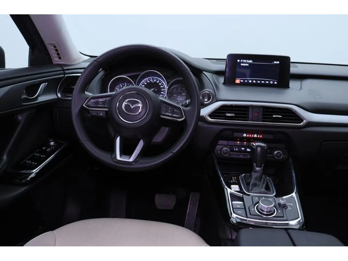 Car image 15