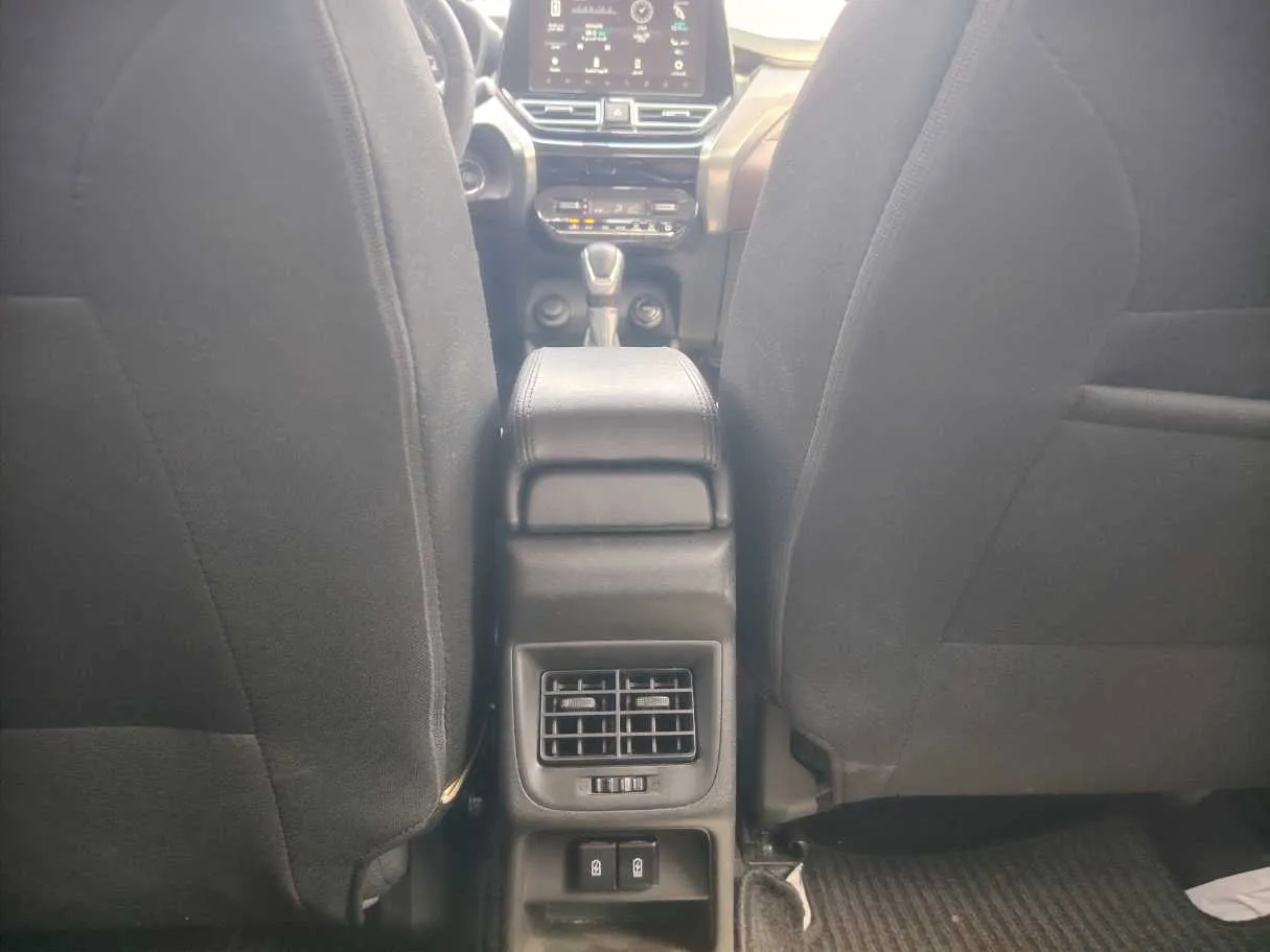 Car image 31
