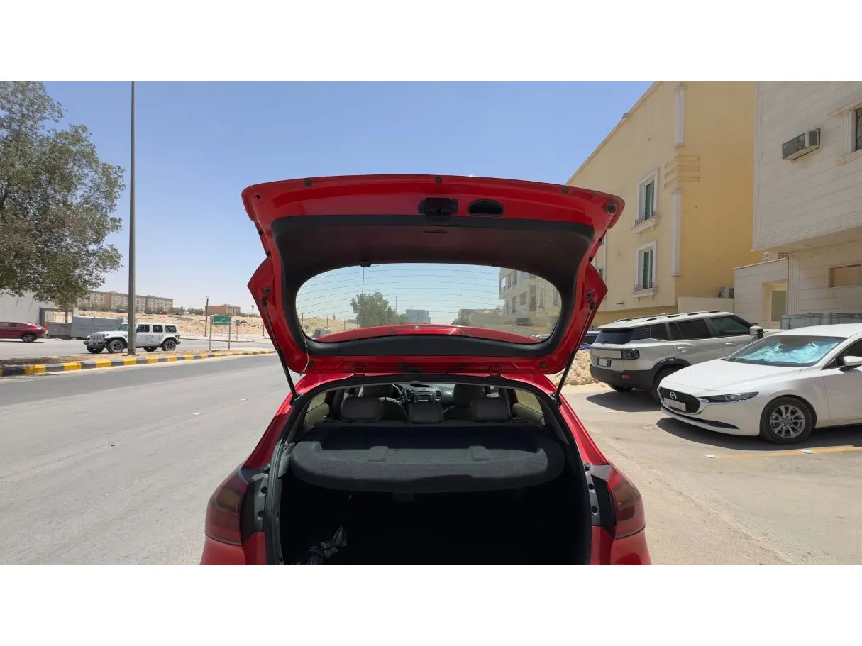Car image 22