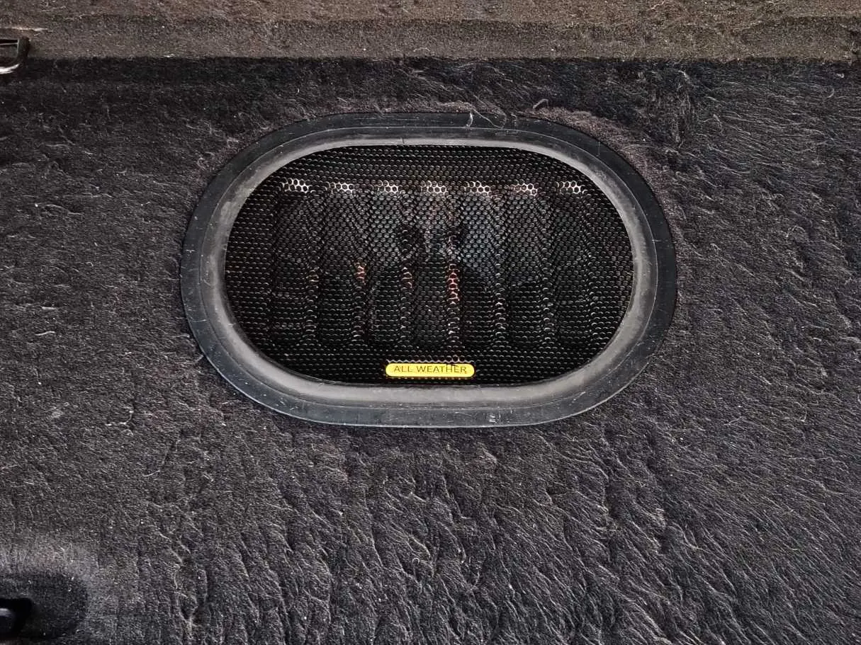Car image 23