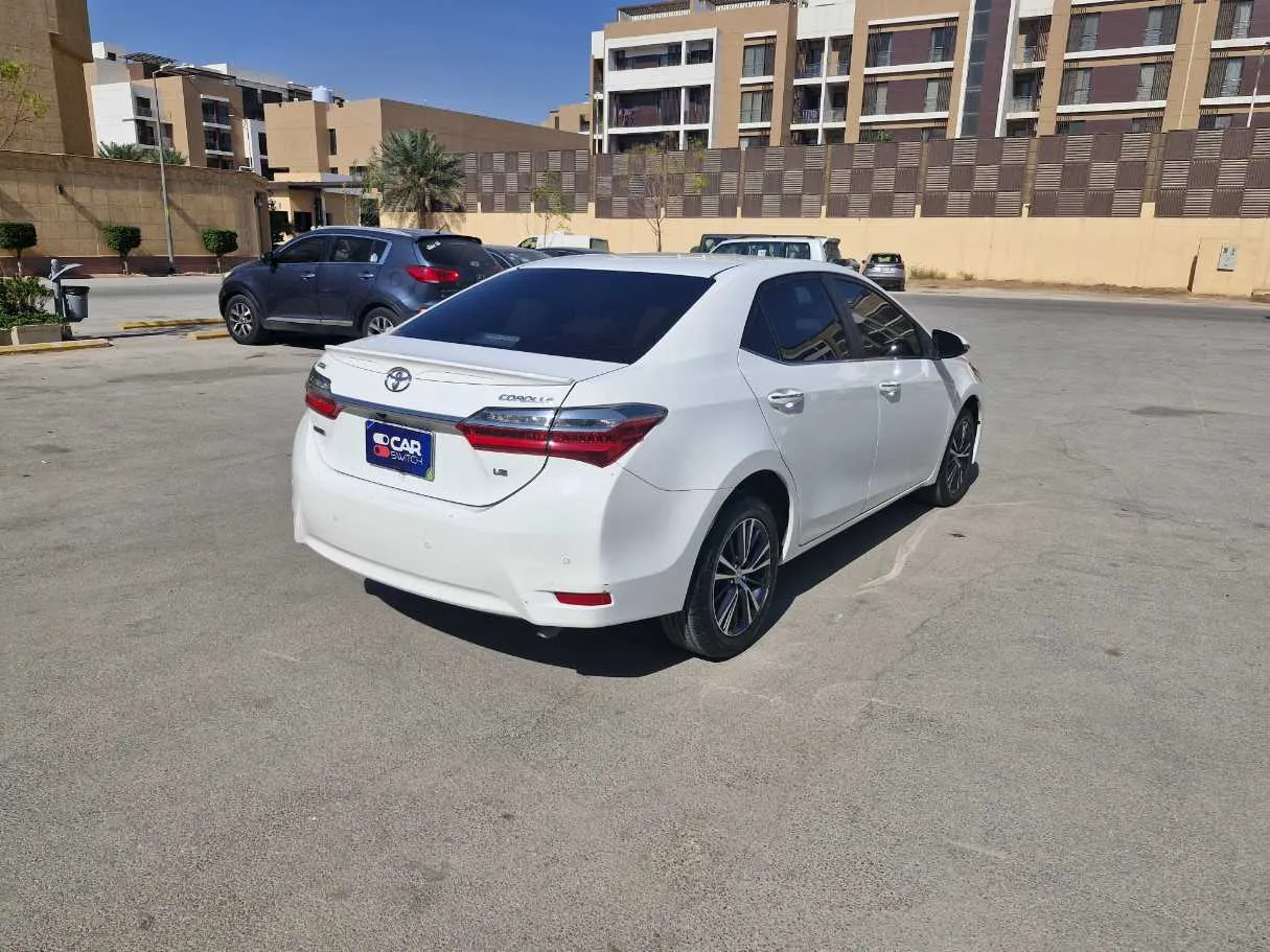 Car image 5