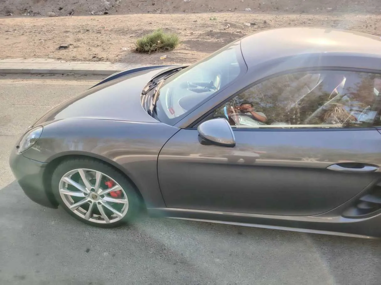 Car image 8