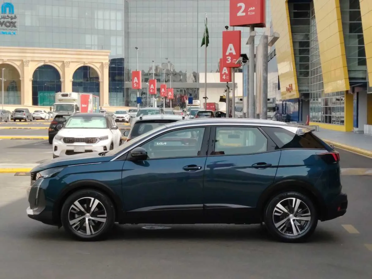 Car image 8