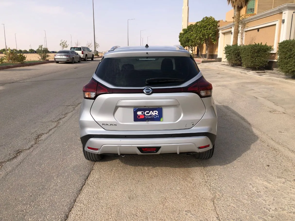 Car image 6