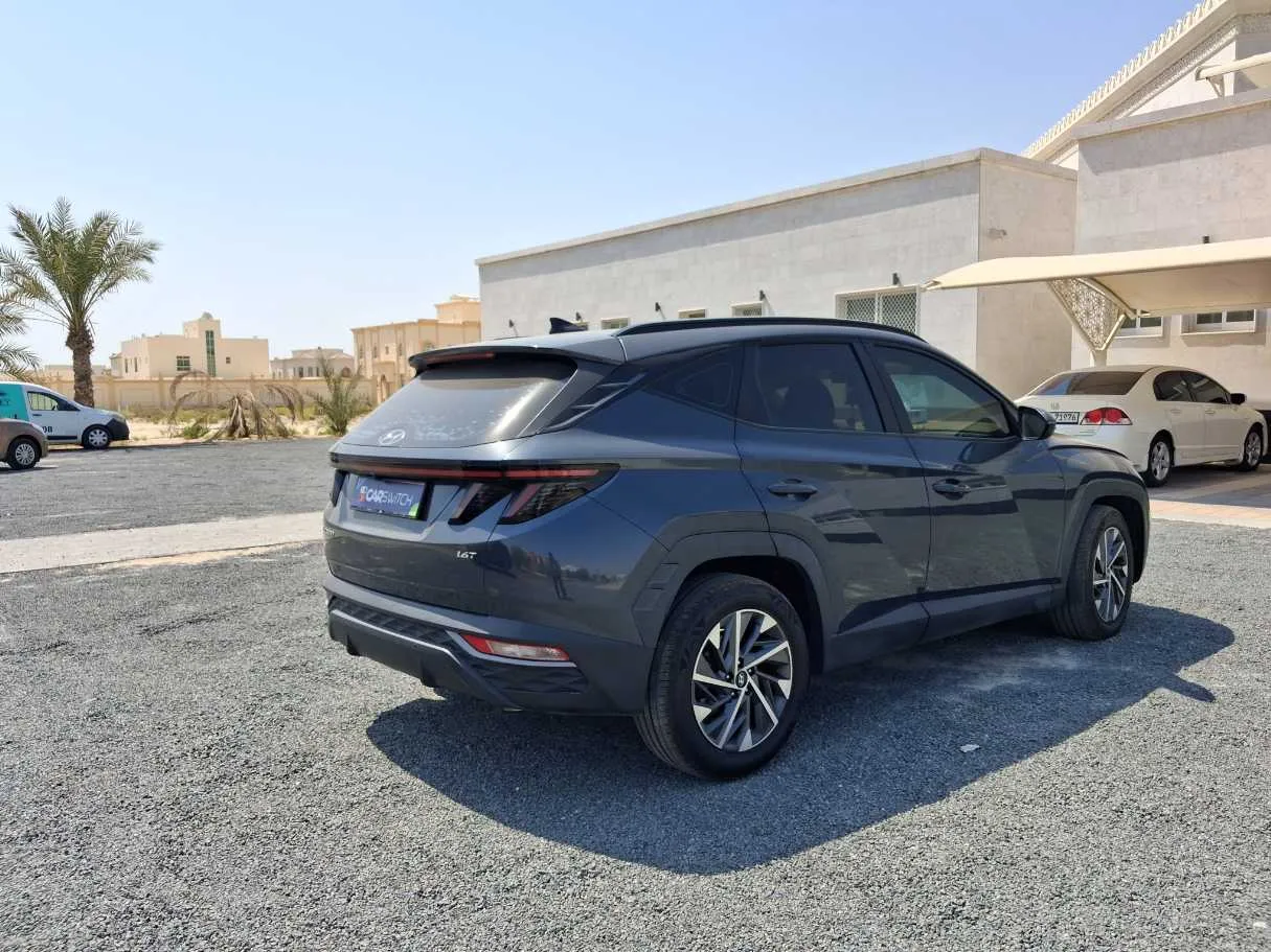Car image 5