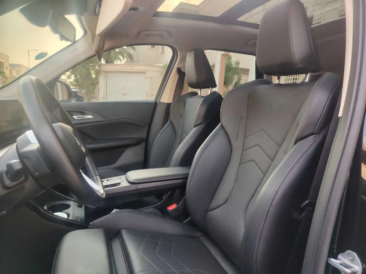 Car image 13