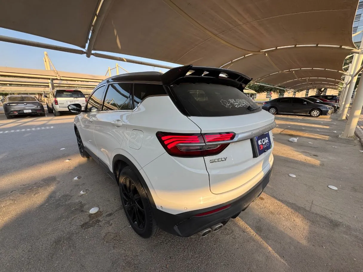 Car image 7