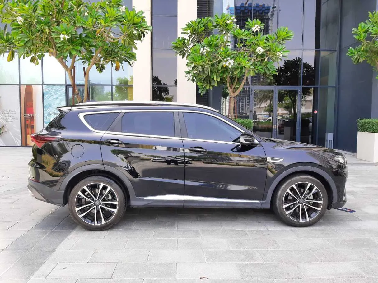 Car image 8