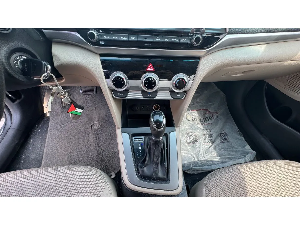 Car image 16