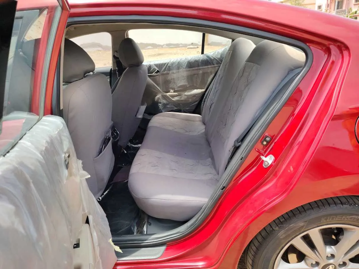 Car image 15