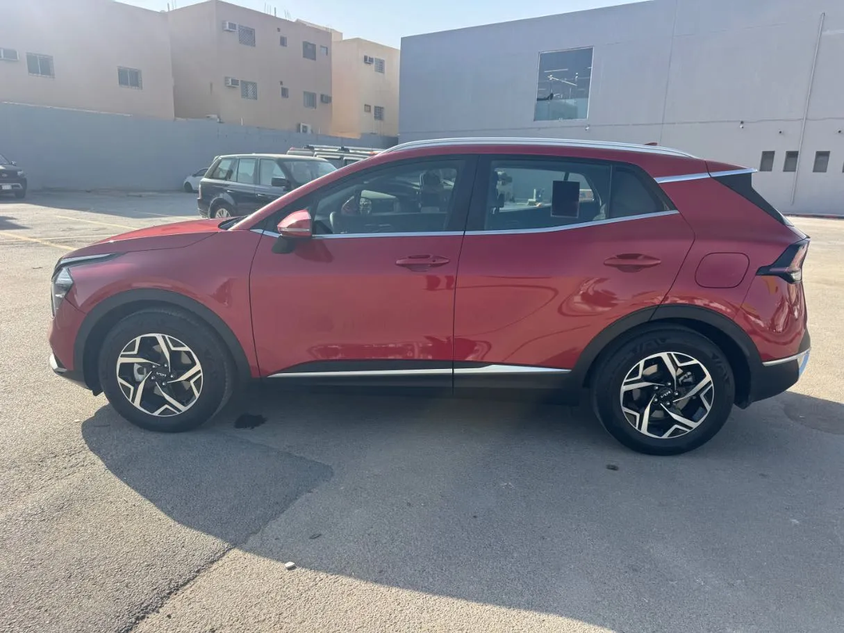 Car image 8