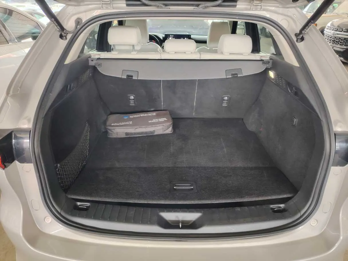 Car image 36