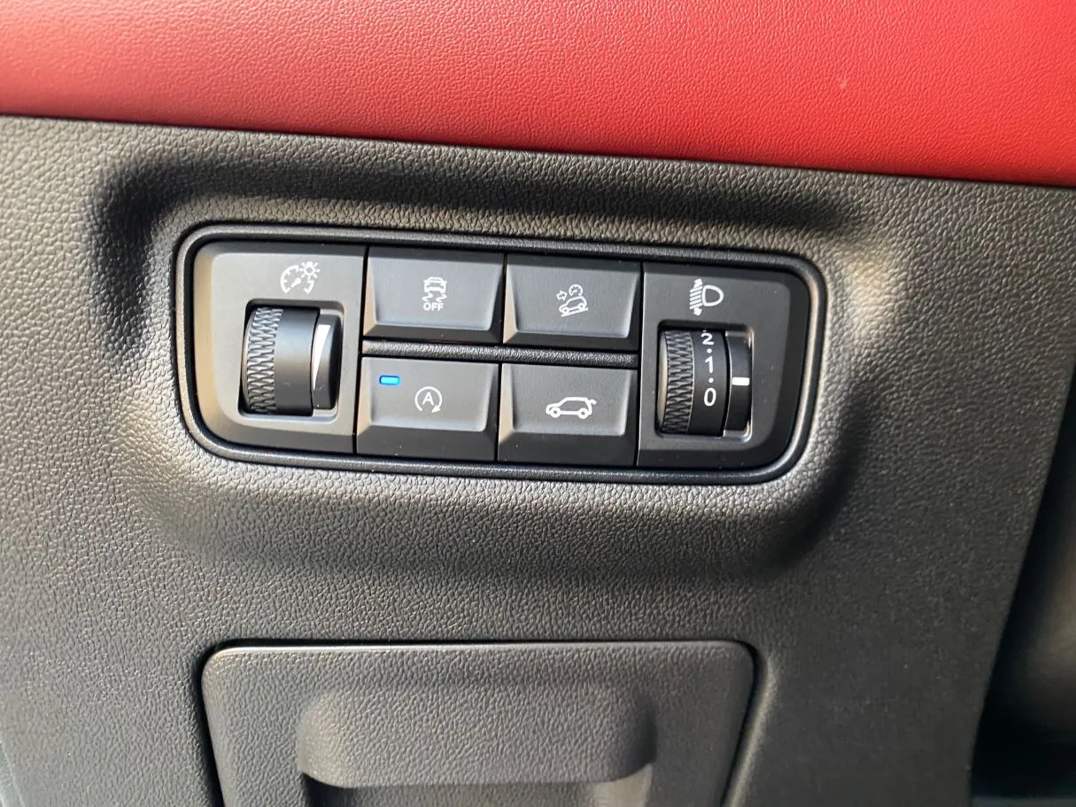Car image 30