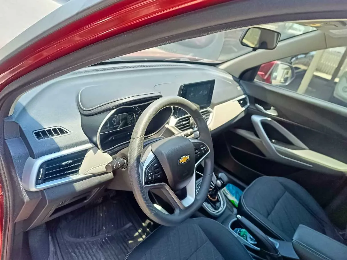 Car image 13