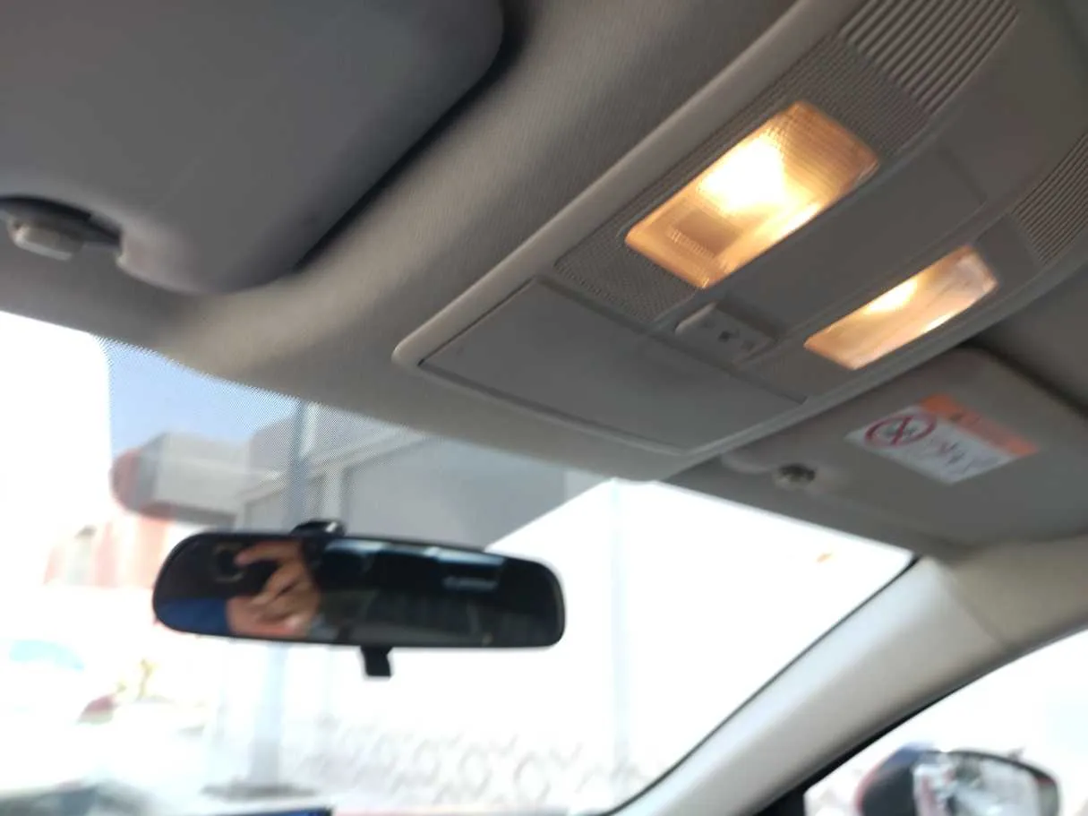 Car image 35