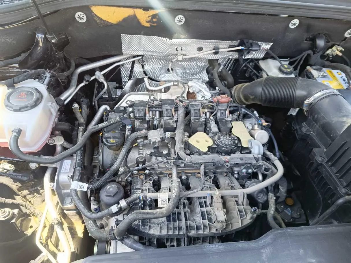 Car image 32