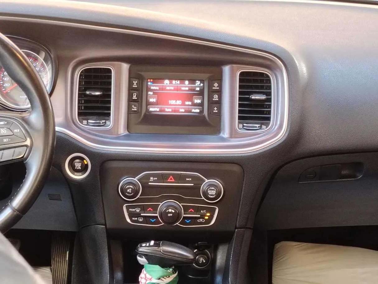Car image 21