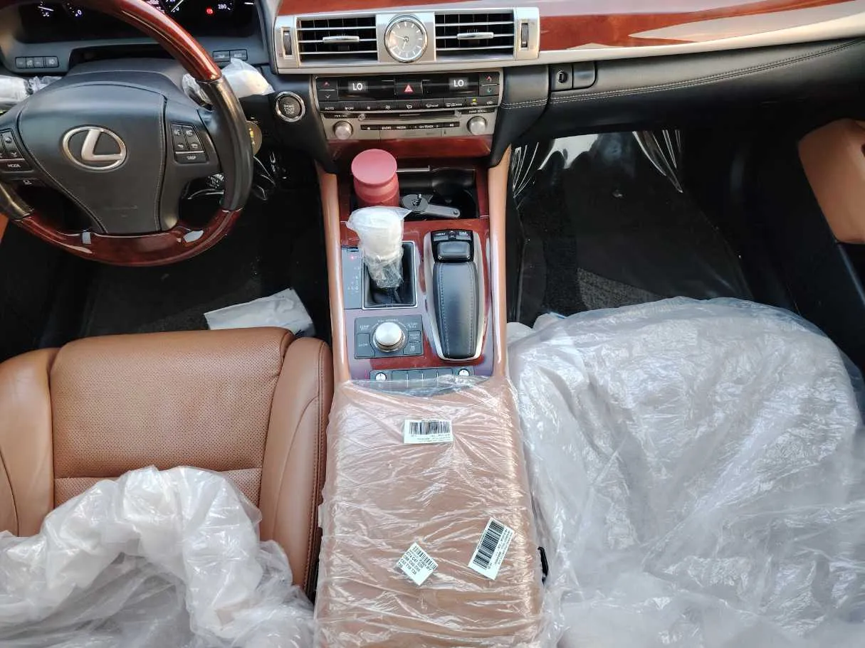 Car image 21