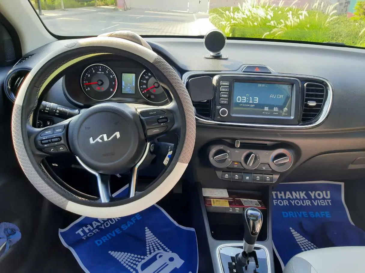 Car image 16