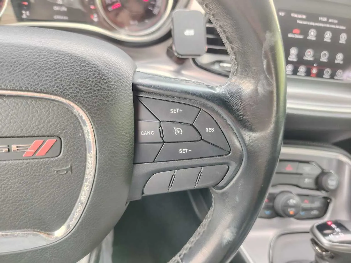 Car image 28