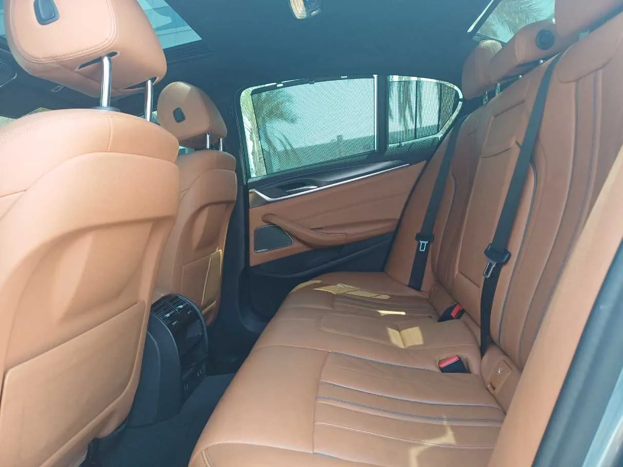Car image 13
