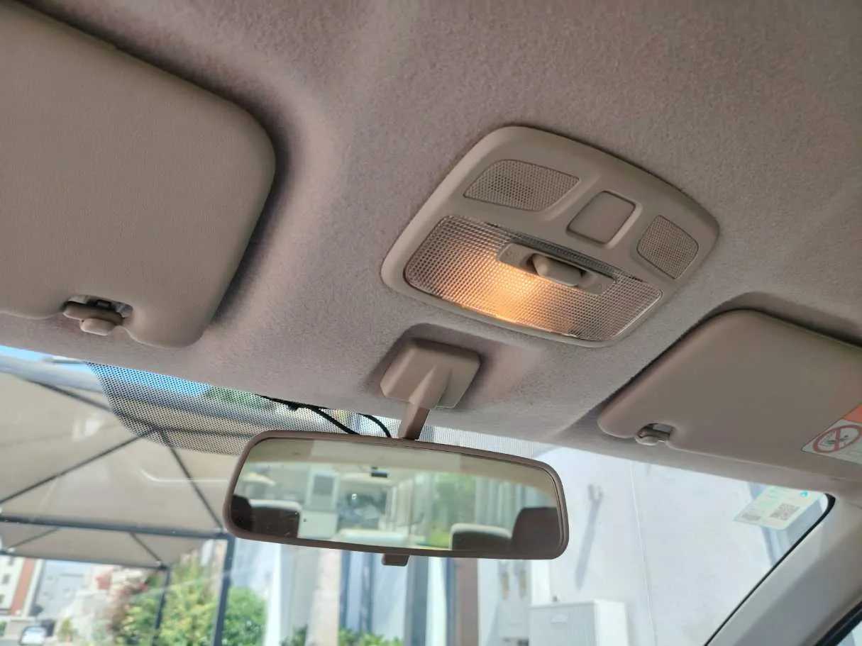 Car image 27
