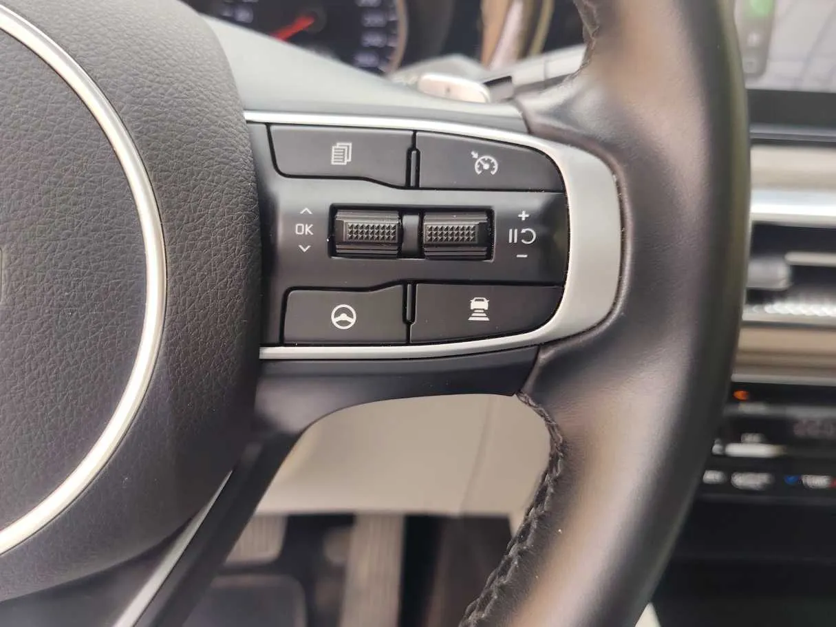 Car image 34