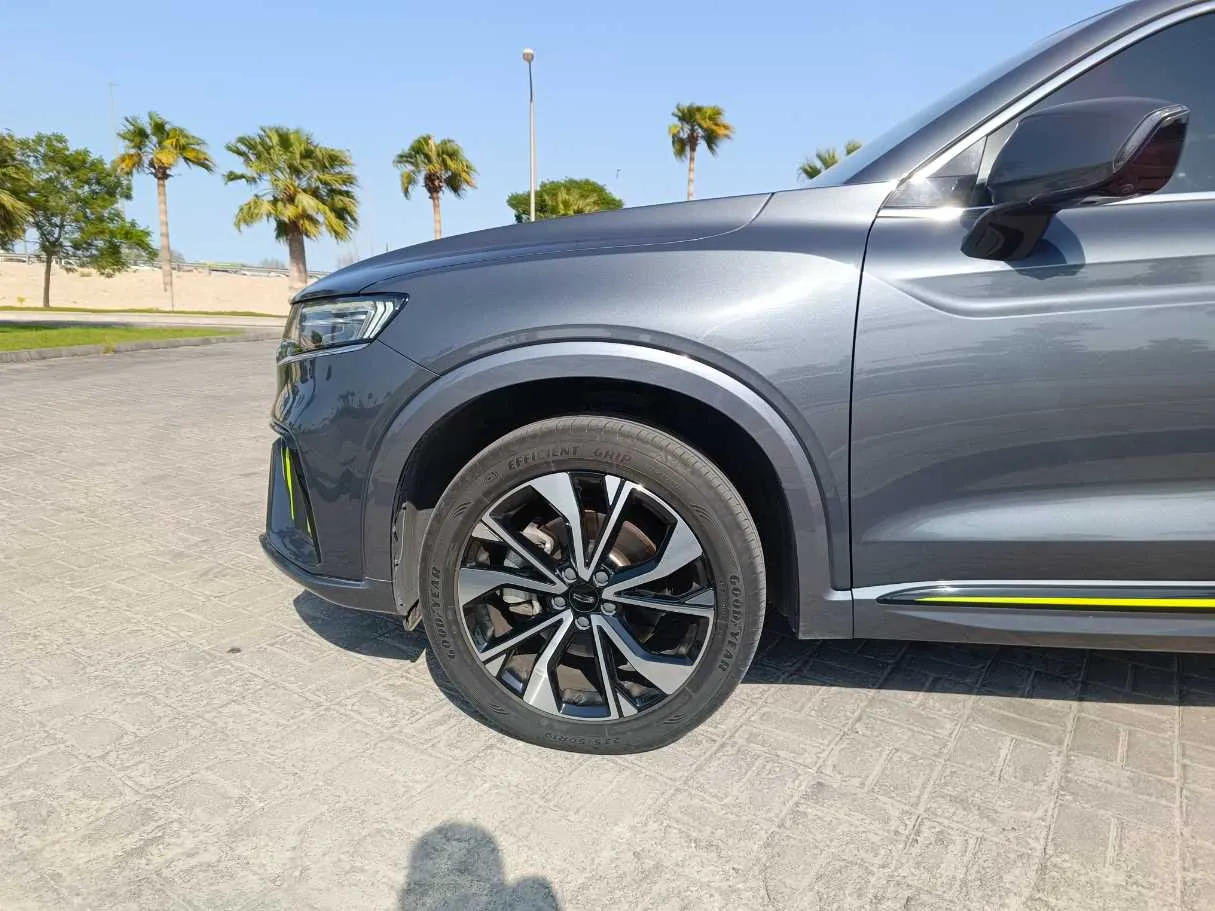 Car image 9