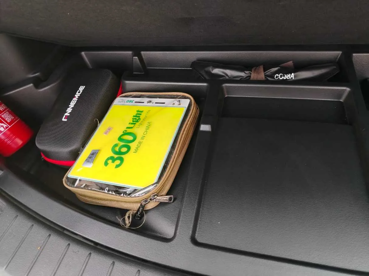 Car image 32