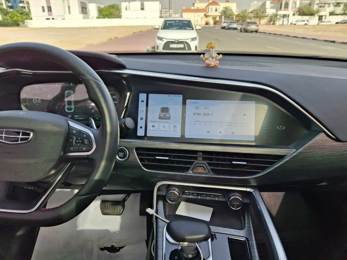 Car image 16