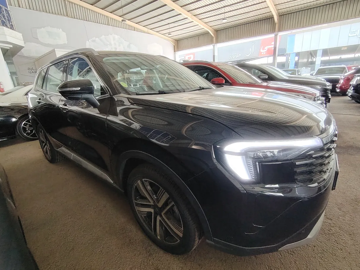 Car image 4