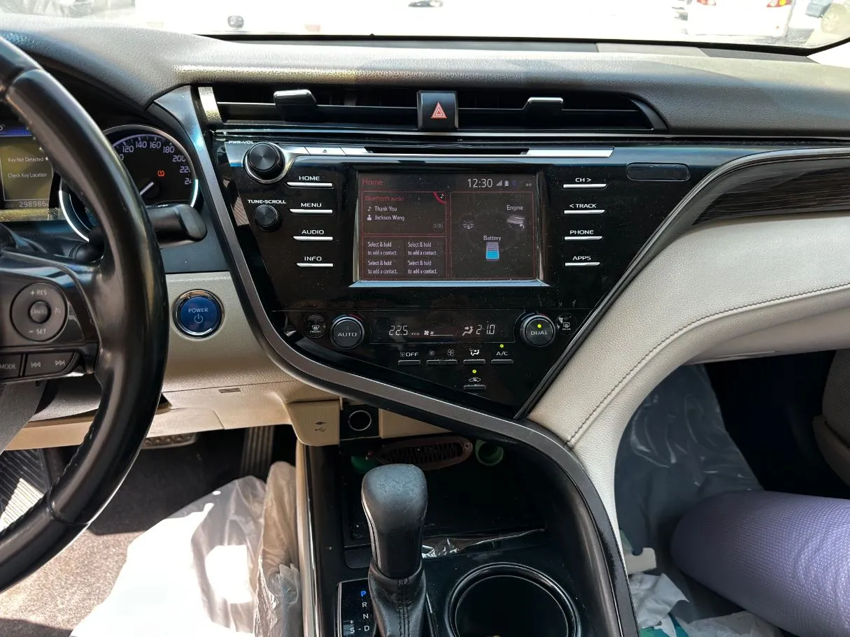 Car image 18