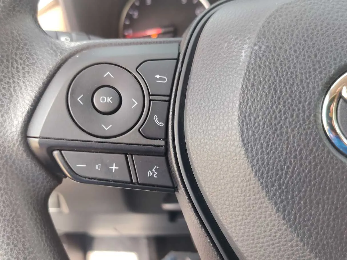 Car image 27