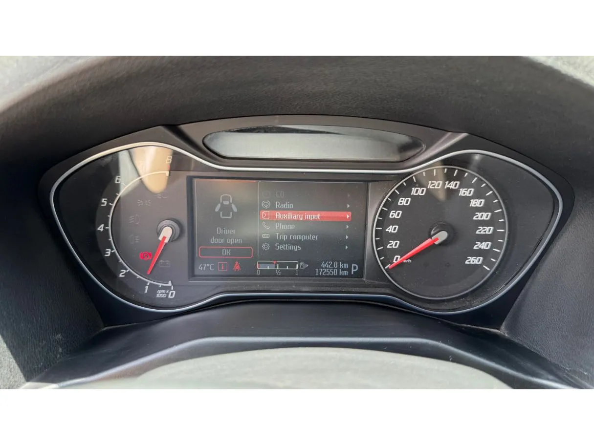 Car image 21