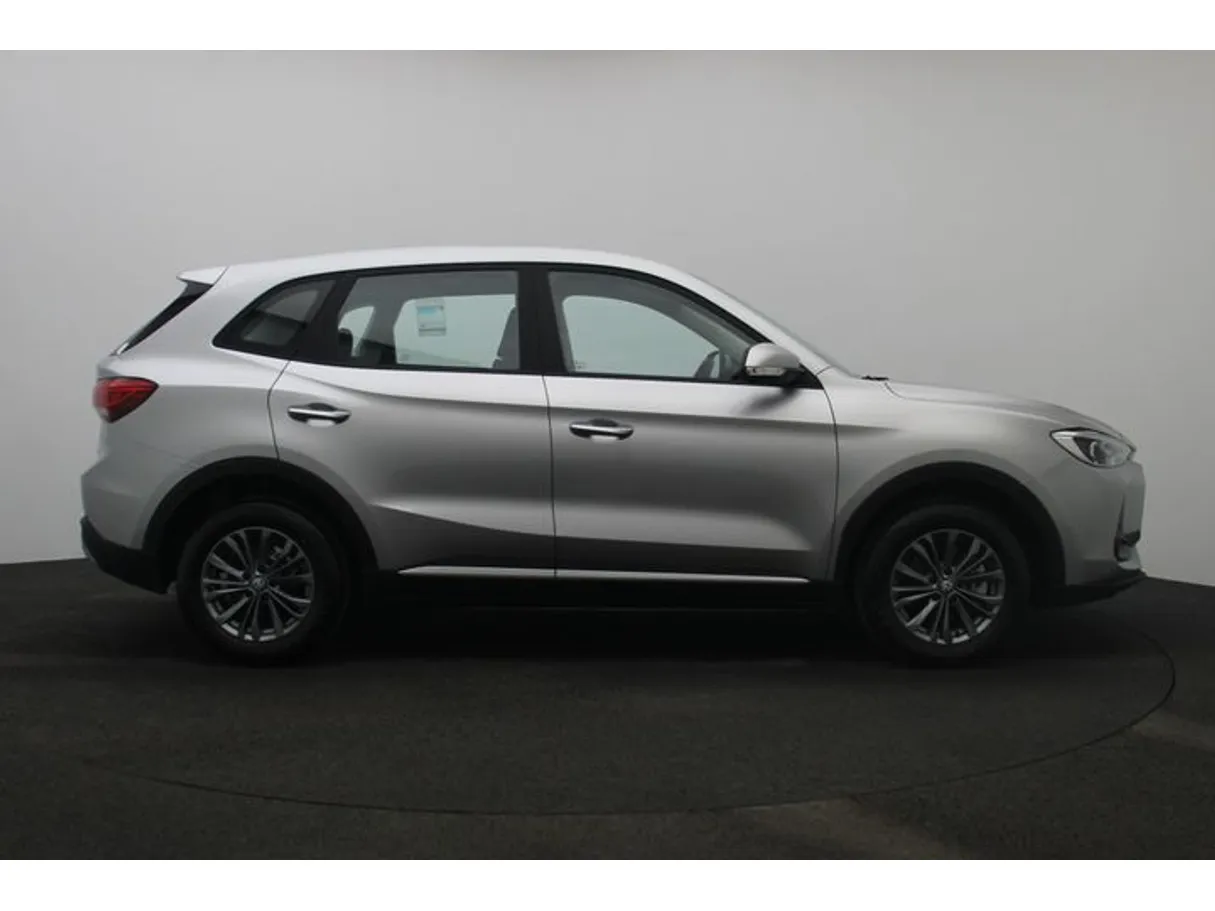 Car image 13