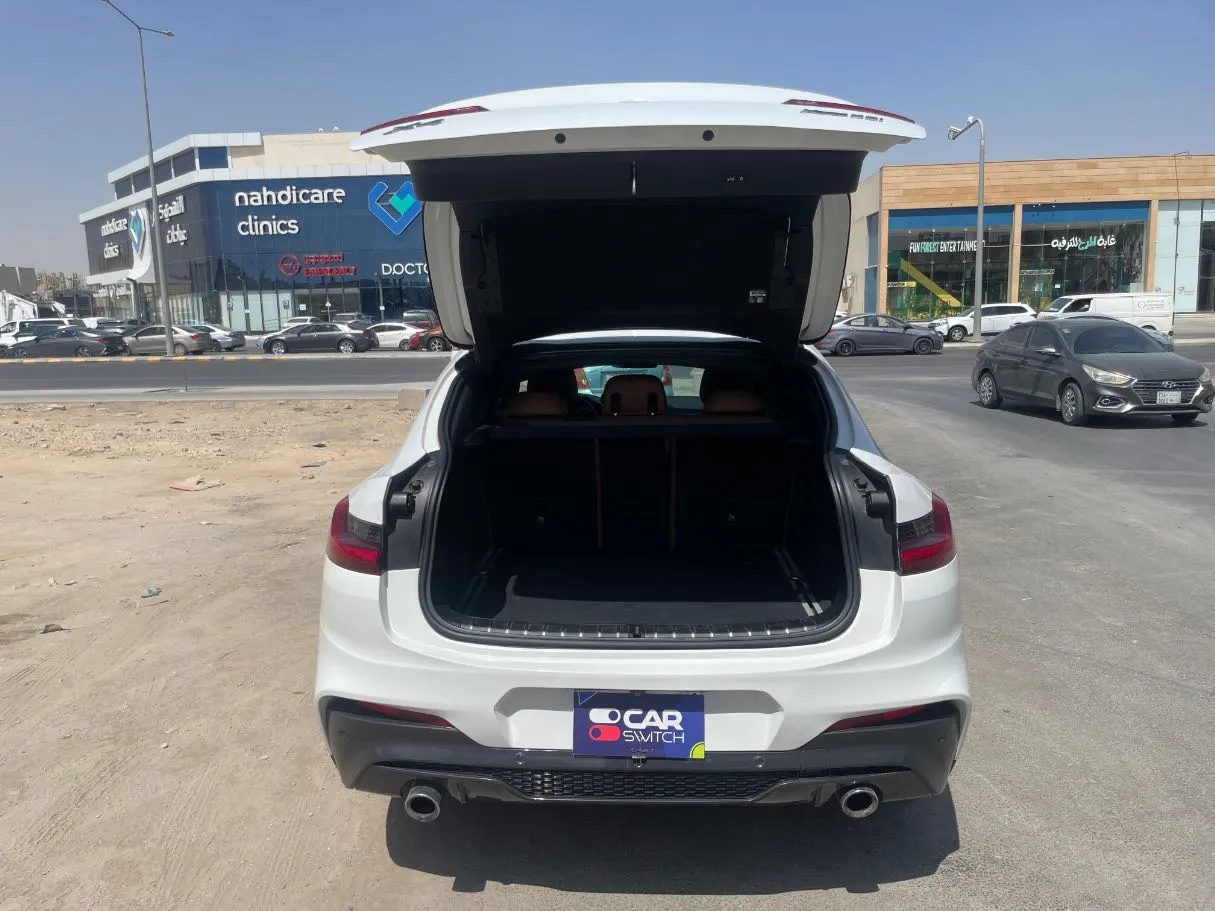 Car image 22