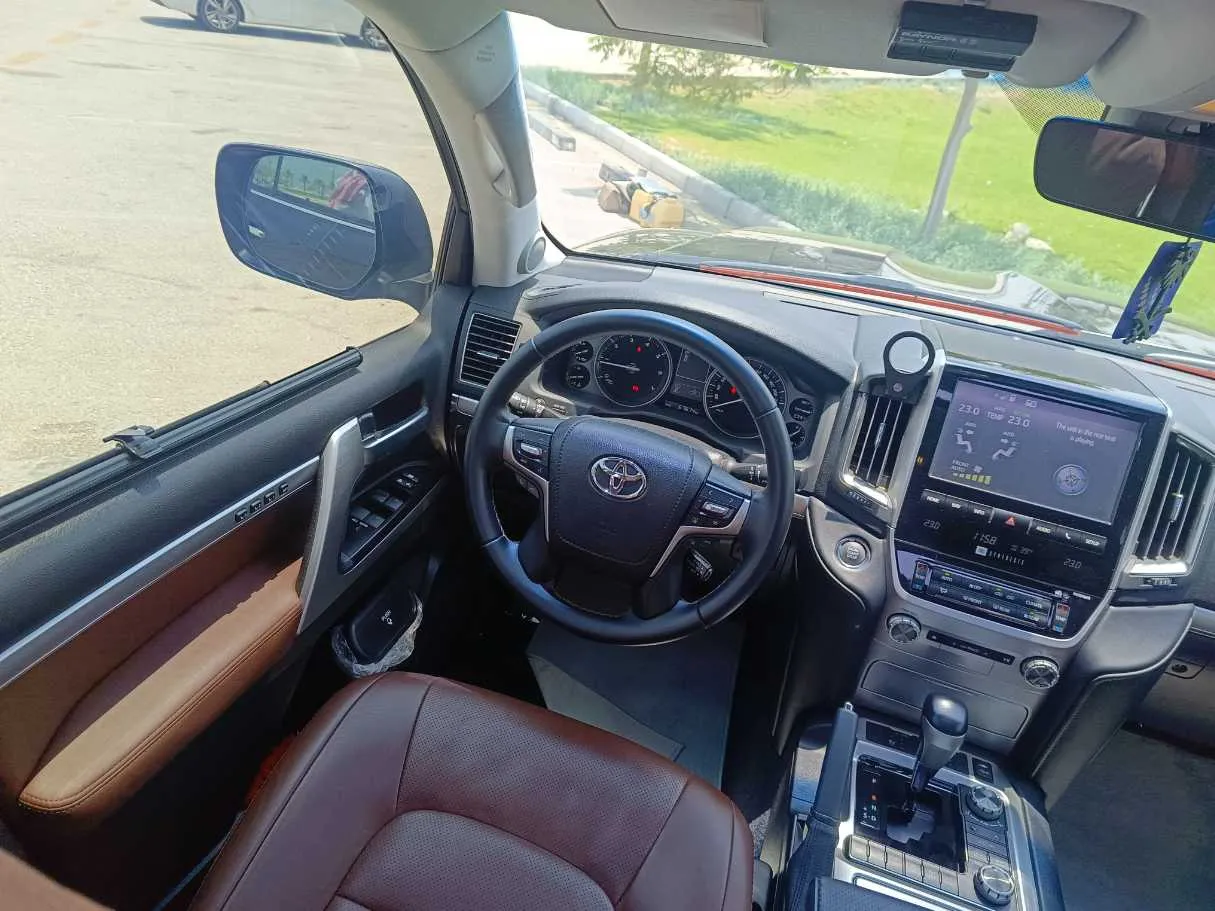 Car image 28