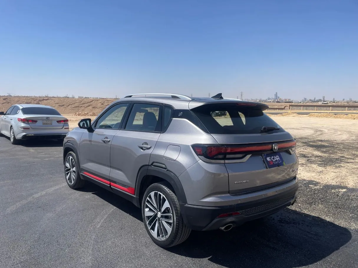 Car image 7