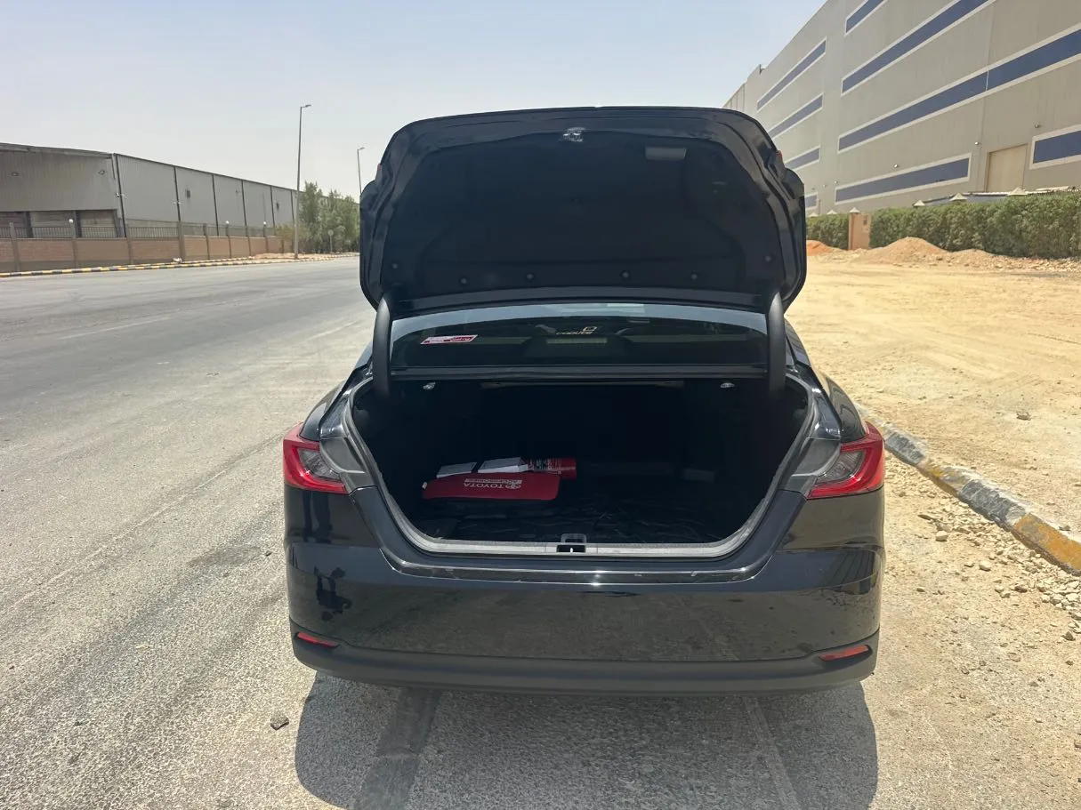 Car image 20