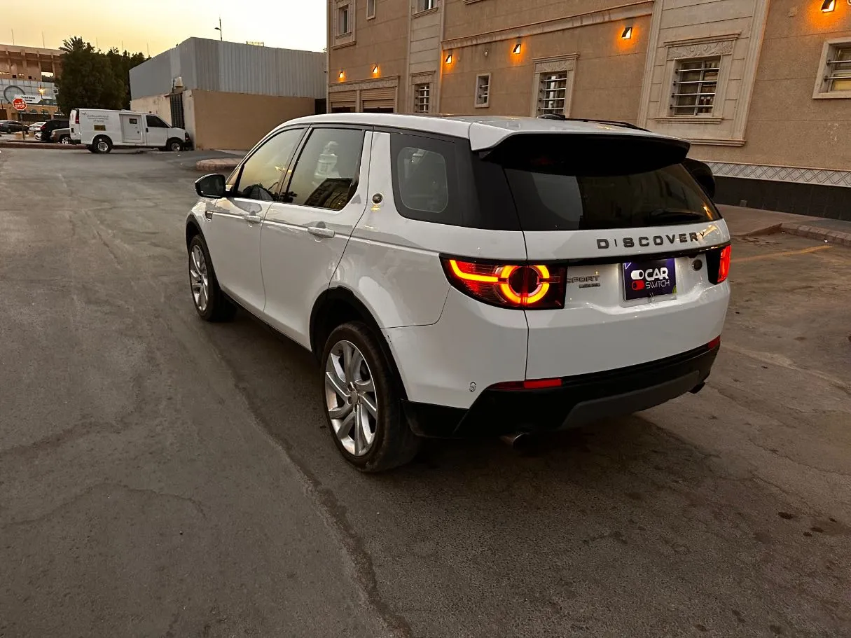 Car image 7