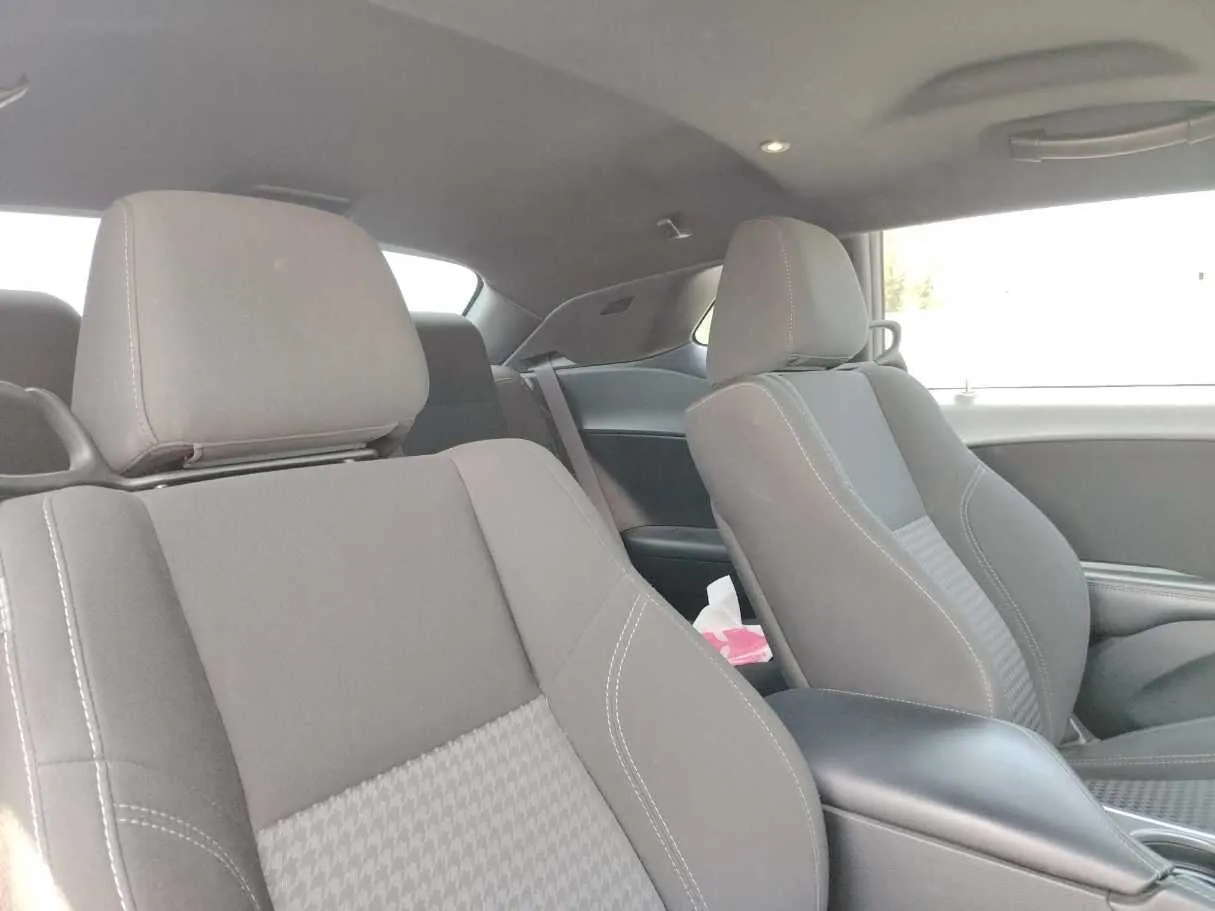 Car image 33